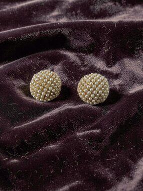 Vintage 1950s Crown Trifari Gold Tone Clip on Round Seeded Pearl Beaded Earrings